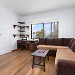 別荘 Casa Silvia, Casa Con Jardin Y Vista Al Mar